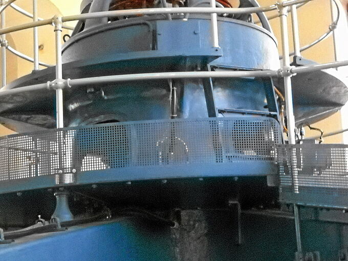 Eine Turbine im Krafthaus.