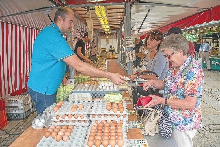 350_0900_16747_COWIWochenmarkt_Gefluegelhof_Kurz_Stand.jpg