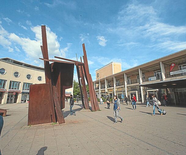 Der Bahnhofsvorplatz in Bietigheim-Bissingen musste gestern geräumt werden.