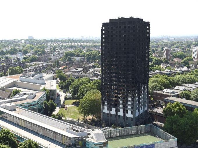 Ausgebrannter Grenfell Tower Ausgebrannter Grenfell Tower