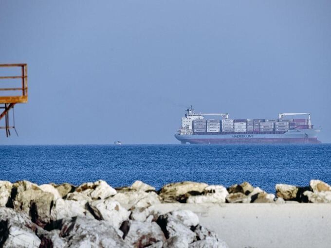 Containerschiff vor Italien