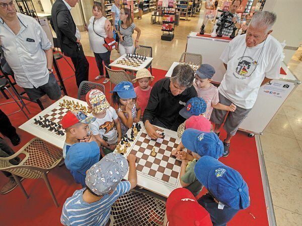 Zug Um Zug Lernen Kinder Das Spiel Der Konige Stadt Ludwigsburg Ludwigsburger Kreiszeitung