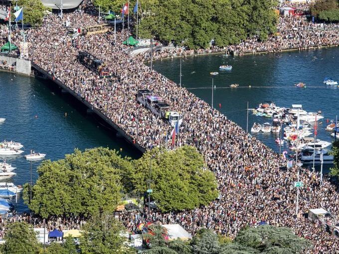 Street Parade in Zürich Street Parade in Zürich