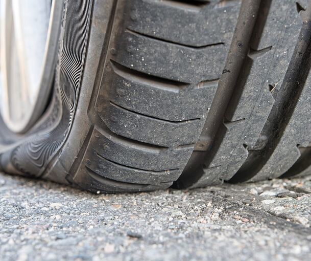 Für mehrere platte Reifen hat ein Unbekannter in Ludwigsburg gesorgt.