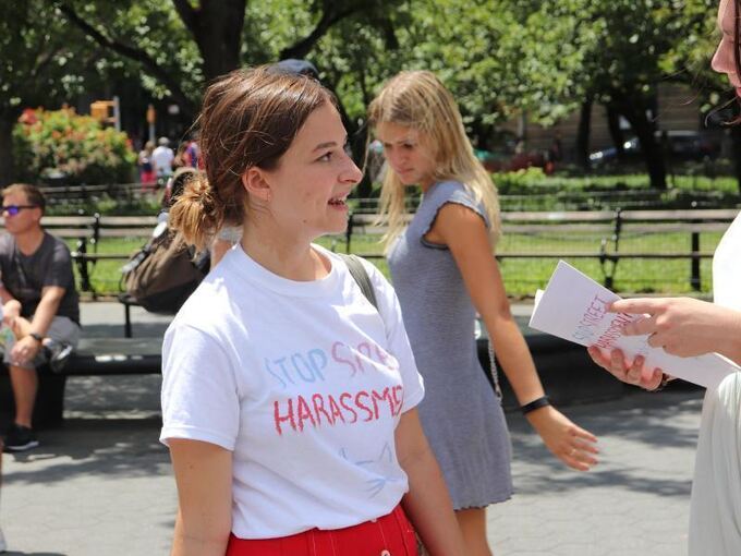 New Yorker Frauen Wehren Sich Gegen Belastigung Uberregionales Ludwigsburger Kreiszeitung