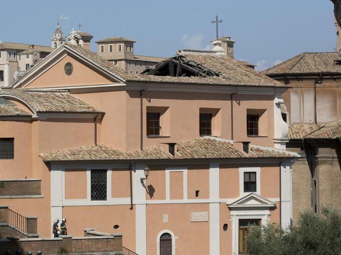 Kirchendach in Rom eingestürzt