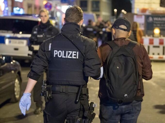 Polizeirazzia im Frankfurter Bahnhofsviertel