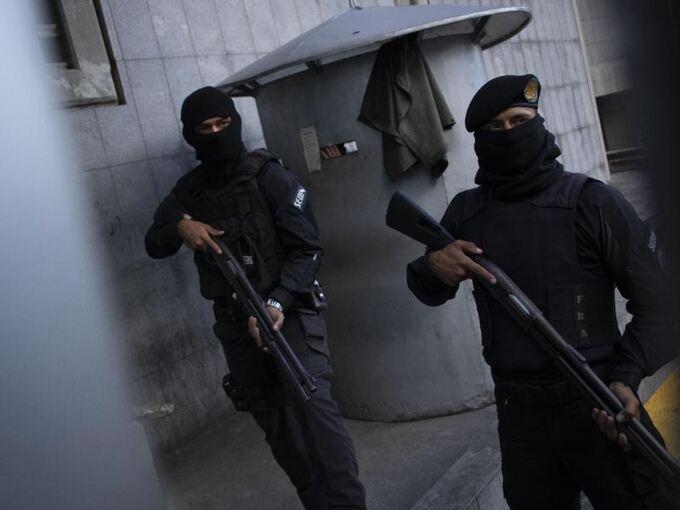 Stadtrat stirbt in Haft