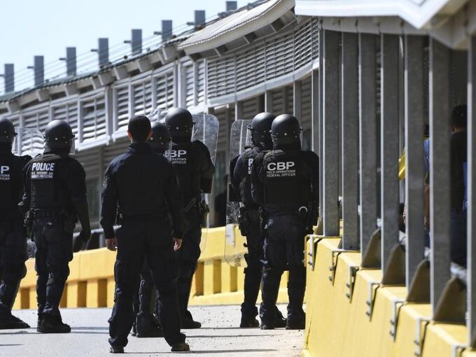 US-Beamte sichern Grenze zu Mexiko