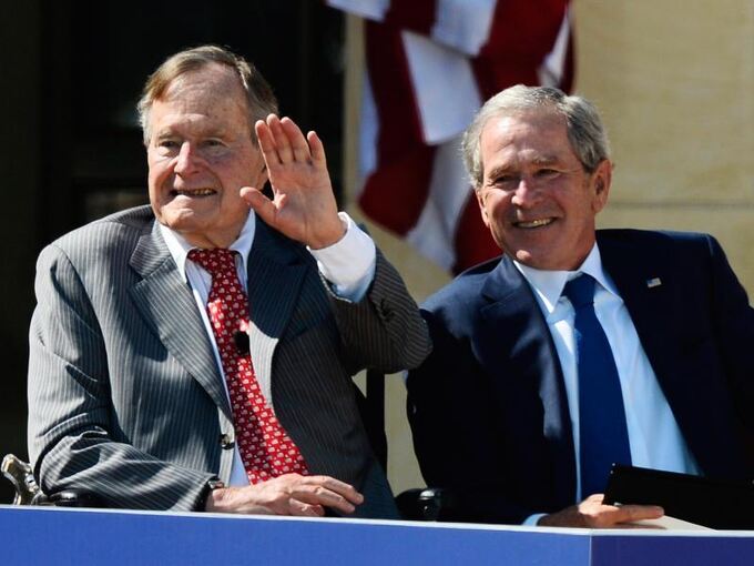 George H.W. Bush und George W. Bush in Dallas