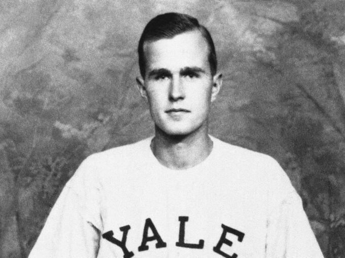 George Bush als Kapitän des Yale-Baseballteams