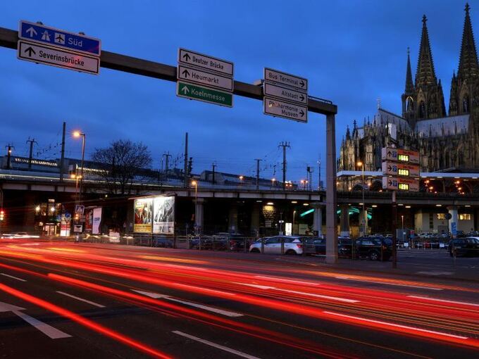 Straßenverkehr in Köln
