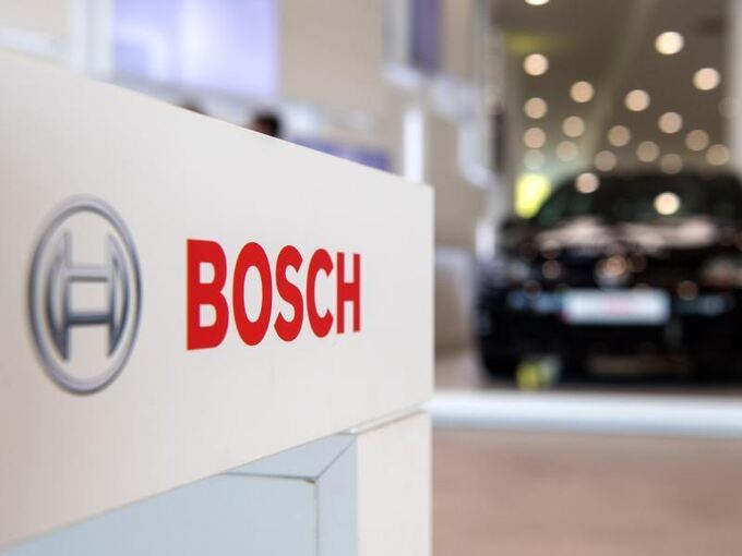 Bosch-Logo auf einem Tisch