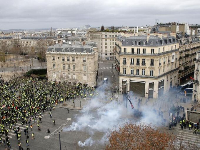 Tränengaseinsatz gegen «Gelbwesten» in Paris