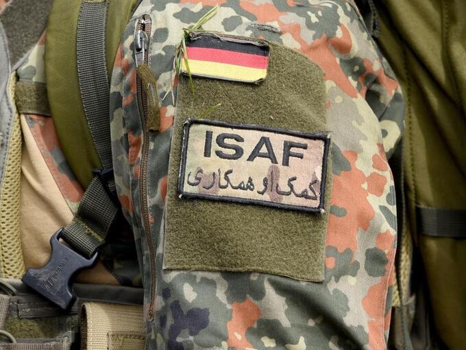 ISAF-Soldat