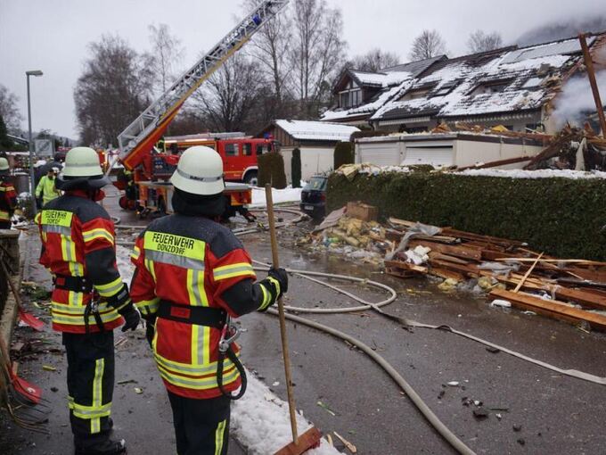 Explosion zerstört Reihenhaus in Donzdorf