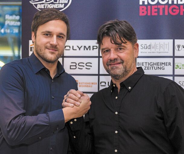 Müssen nun schnell eine Lösung finden: SG-Geschäftsführer Bastian Spahlinger (links) und Sportchef Jochen Zürn.Foto: Marco Wolf