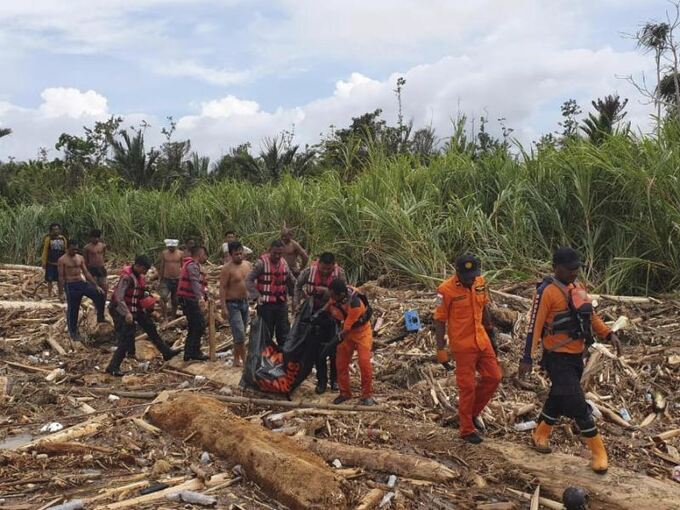 Sturzflut in Indonesien