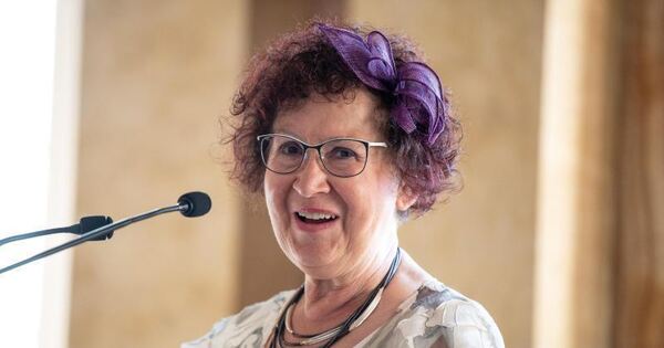 Gerlinde Kretschmann lobt Arbeit in Mehrgenerationenhäusern - Baden-Württemberg - Ludwigsburger ...