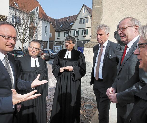 „Demokratie leben – jetzt erst recht“: Über dieses Thema sprach auch SPD-Landeschef Andreas Stoch (links). Foto: Alfred Drossel