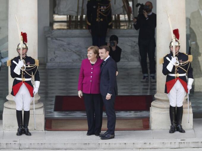 Macron empfängt Merkel in Paris