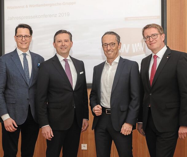 Die W & W-Vorstandsriege (von links): Thomas Bischof (Versicherung), Jürgen Junker (Vorsitzender), Michael Gutjahr (Arbeitsdirektor) und Bernd Hertweck (Wüstenrot). Foto: Ramona Theiss