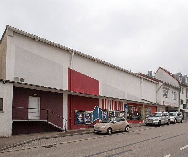 Das alte Kino in der Güntterstraße steht schon lange leer. Zwischenzeitlich wurde es als Corona-Testzentrum genutzt. Archivfoto: Oliver Bürkle