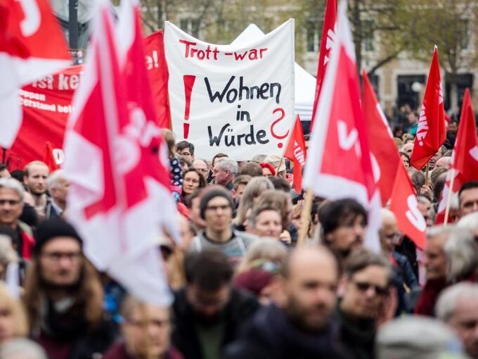 Demonstration gegen steigende Mieten in Stuttgart