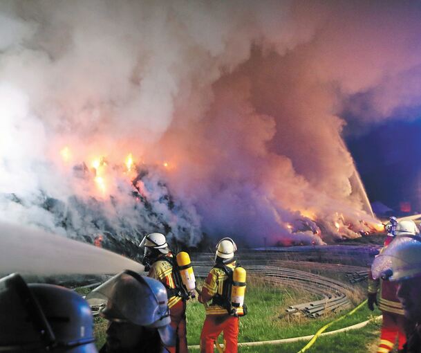 Viel Rauch: Feuerwehreinsatz bei Kirchheim.Foto: Alfred Drossel