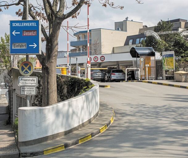 Über die bisherige Rampe fahren künftig die Radfahrer hoch. Archivfoto: Holm Wolschendorf