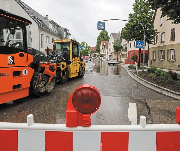 Seit Mitte Februar wird die Marbacher Straße in Affalterbach von der Ochsenkreuzung bis zum Ortseingang von Marbach kommend saniert. Ein Ende ist jedoch abzusehen.Foto: Ramona Theiss