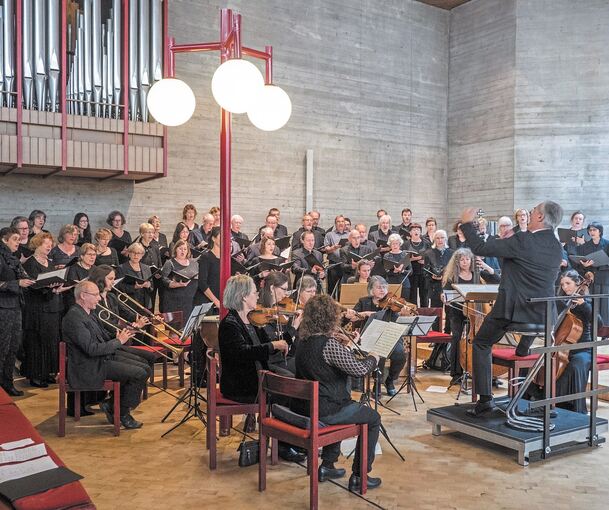 Festliche Klänge in St. Paulus im Schlösslesfeld. Foto: Holm Wolschendorf