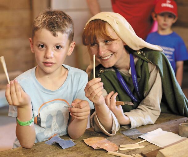 Beim Keltensonntag gibt es viele Mitmach-Programme für Kinder, aber auch viel Informationen über alte Handwerkskunst für die Erwachsenen.Fotos: Ramona Theiss