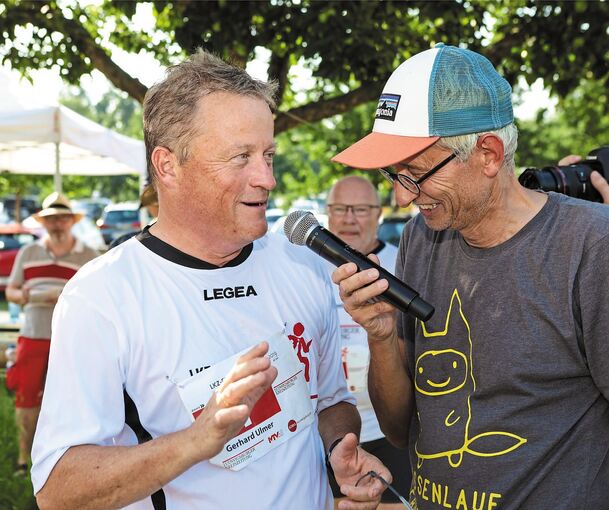 Verleger Gerhard Ulmer (links) mit Moderator Achim Seiter.