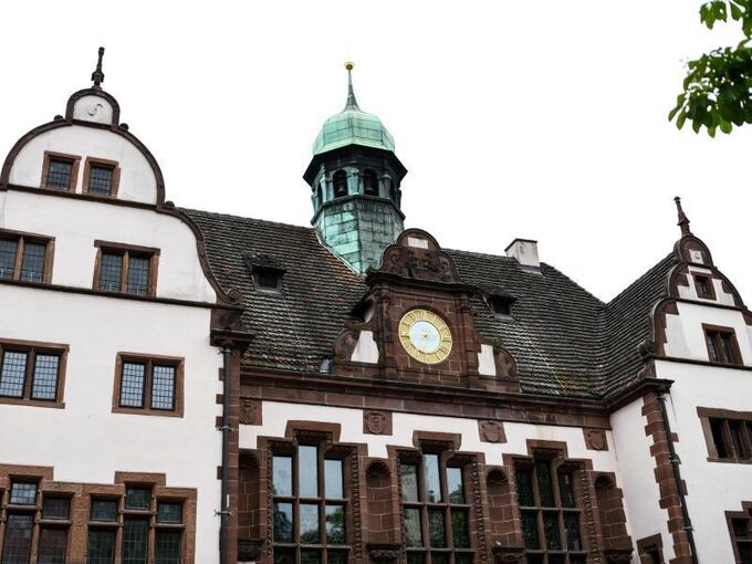 Außenansicht des Freiburger Rathaus