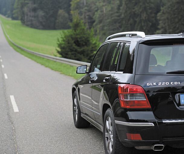 Der Fahrer eines Mercedes GLK ist mit seiner Schadensersatzklage gegen den Daimler-Konzern gescheitert. Symbolfoto: Patrick Seeger/dpa