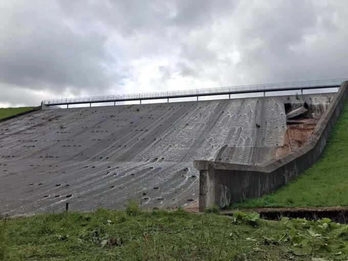 Beschädigter Staudamm