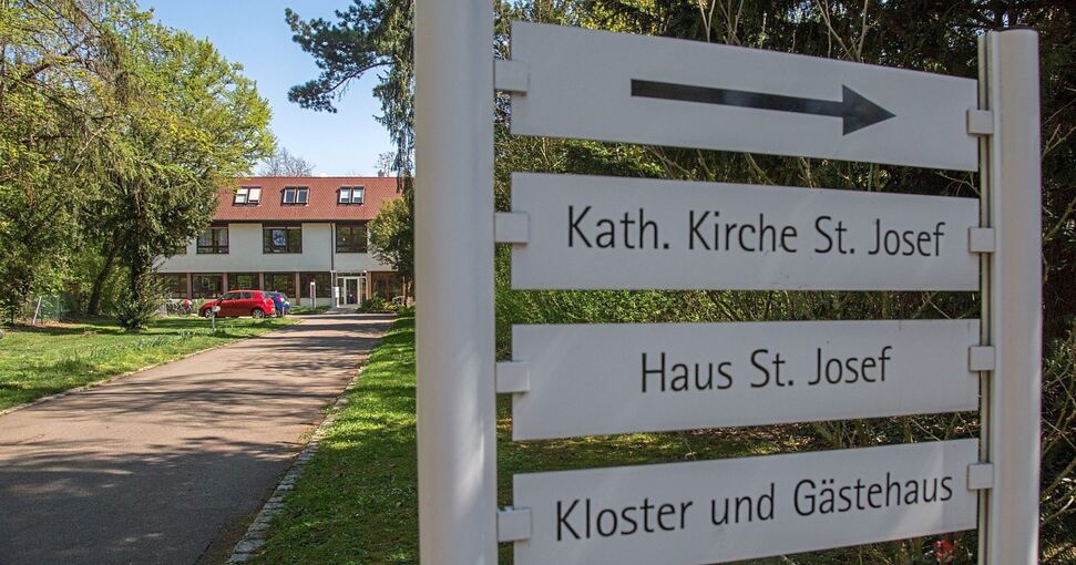 Bis zur Schließung 1992 führte dieser Weg zum Kinderheim. Archivfoto: Holm Wolschendorf