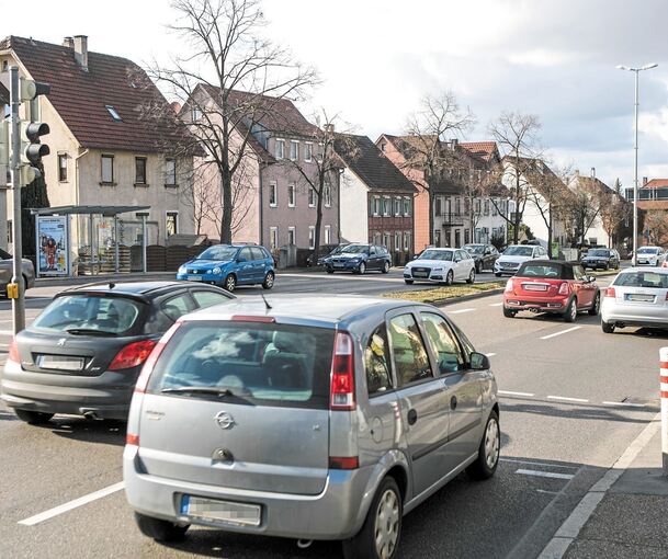 Sorgt für eine hohe Lärmbelastung: der Dauerverkehr auf der B 27 in Eglosheim. Archivfoto: Holm Wolschendorf