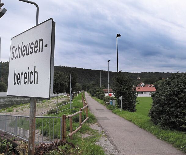 Wird zum Testfeld: die Schleuse bei Hessigheim. Deswegen wird der Neckartalradweg gesperrt.Foto: Alfred Drossel