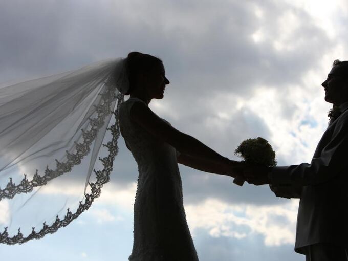 Silhouette eines Hochzeitspaares
