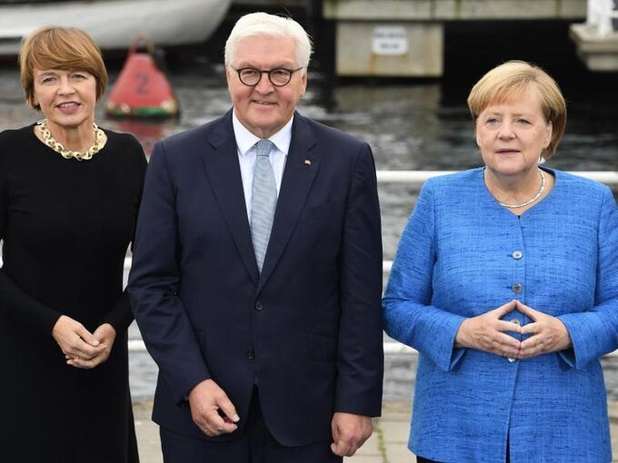 Elke Büdenbender;Frank-Walter Steinmeier, Angela Merkel