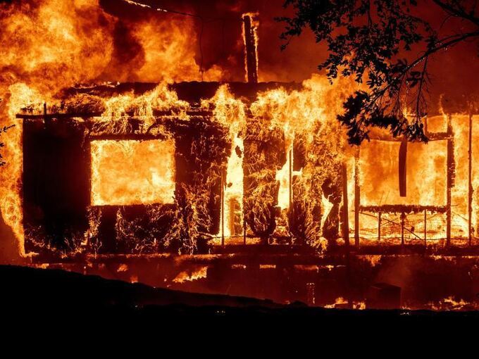 Zehntausende Fliehen Vor Waldbranden In Kalifornien Uberregionales Ludwigsburger Kreiszeitung