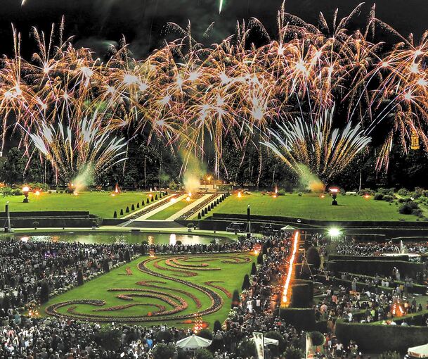 Das Musikfeuerwerk und der Lichterzauber locken immer tausende von Besuchern ins Blühende Barock. Archivfoto: Ramona Theiss