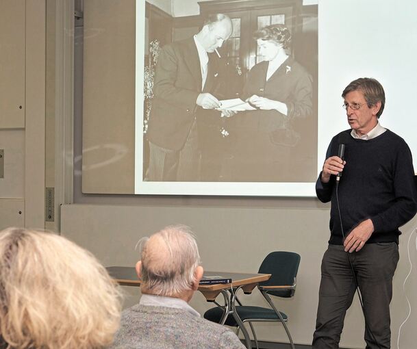 Frank Baasner spricht beim Historischen Verein über die Gründung des Deutsch-Französischen Instituts. Foto: Andreas Becker