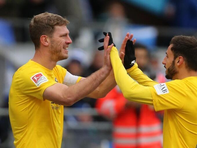 Bielefeld An Tabellenspitze Zuruck Vfb Und Hsv Patzen Sport
