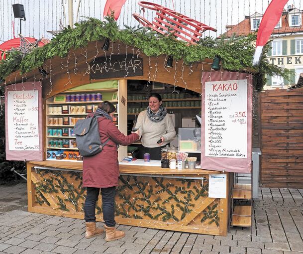Zum ersten Mal gibt es auf dem Weihnachtsmarkt eine Kakaobar: Hier gibt es das Heißgetränk in den verrücktesten Geschmacksrichtungen.Foto: A. Becker