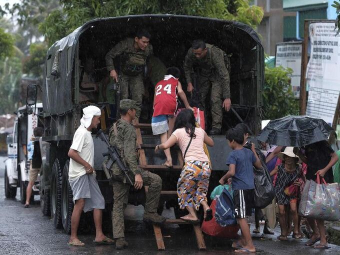 Einwohner von Legazpi werden evakuiert