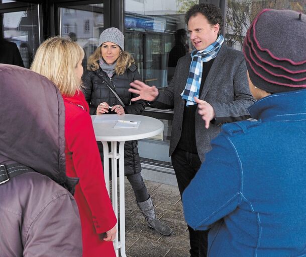Viele kommen zum Stand des OB, um konstruktive Vorschläge zu machen. Foto: Holm Wolschendorf