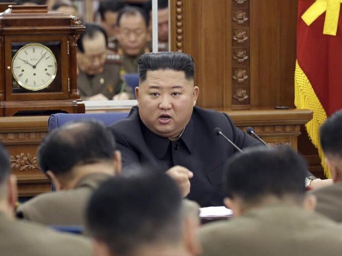Kim Jong Un bespricht sich mit Militärs über Stärkung der Armee